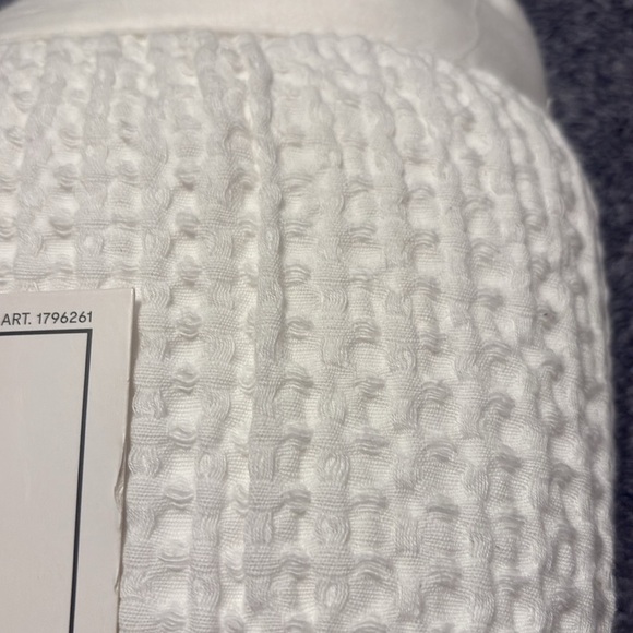 White Waffle Throw Blanket - Picture 4 of 4
